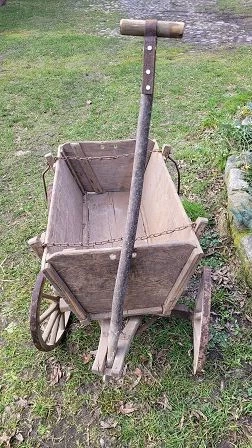 alter Bollerwagen