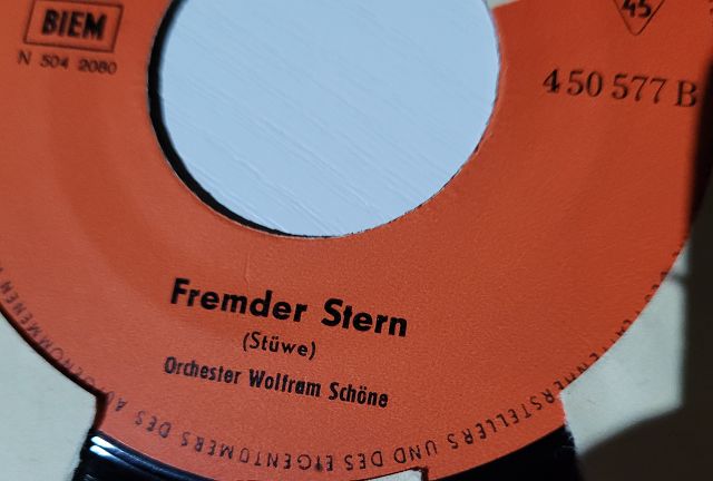 Mal Sondock / Orchester Wolfram Schöne – Juanita Banana / Fremder Stern