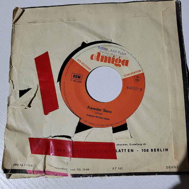 Mal Sondock / Orchester Wolfram Schöne – Juanita Banana / Fremder Stern