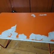 Alter aber stabiler Tisch