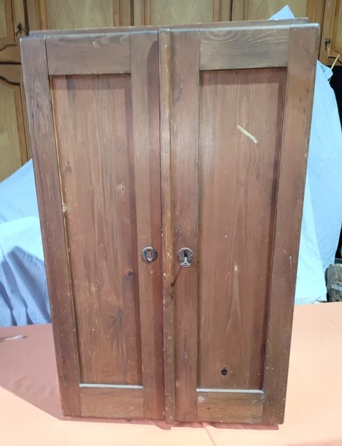 Antiker Wandschrank
