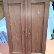 Antiker Wandschrank