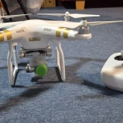 DJI Phantom 4 Komplettset inkl. Rucksack, Fernsteuerung & 3 Akkus