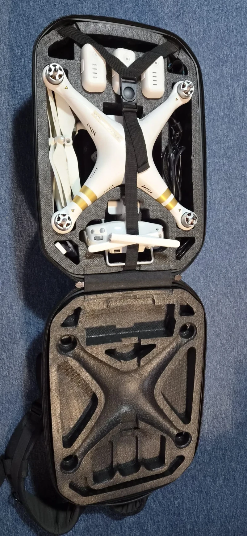 DJI Phantom 4 Komplettset inkl. Rucksack, Fernsteuerung & 3 Akkus