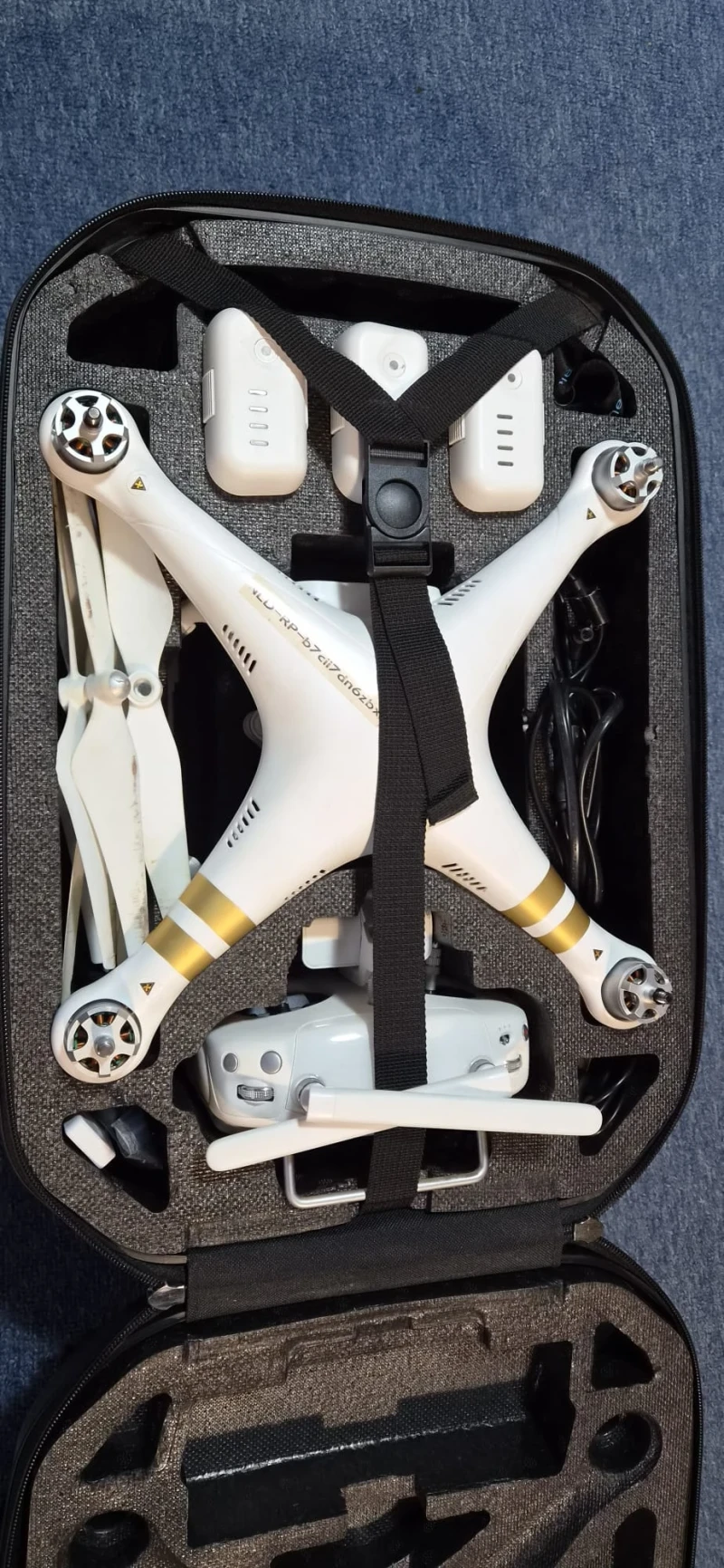 DJI Phantom 4 Komplettset inkl. Rucksack, Fernsteuerung & 3 Akkus