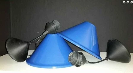 blaue Deckenlampen