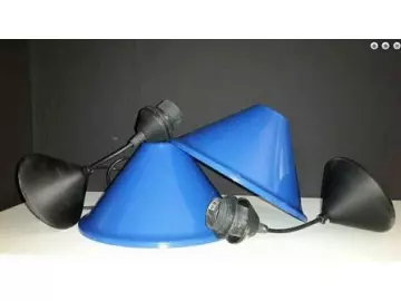 blaue Deckenlampen